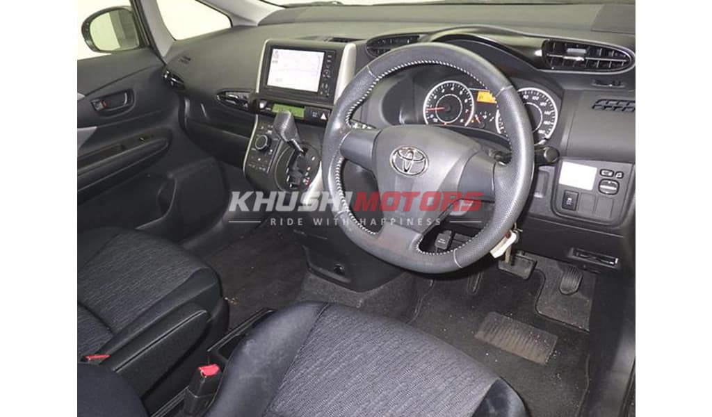 2012 Toyota Wish image-4