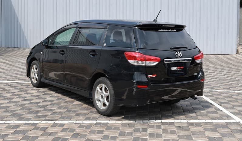 2012 Toyota Wish image-8