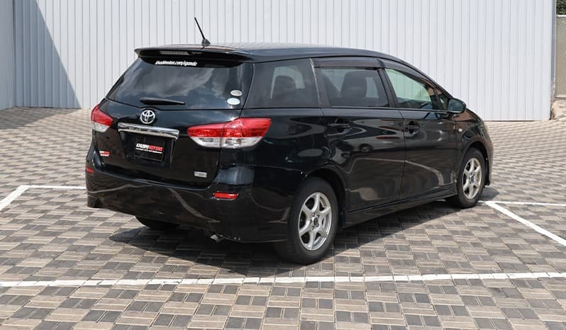 2012 Toyota Wish image-10