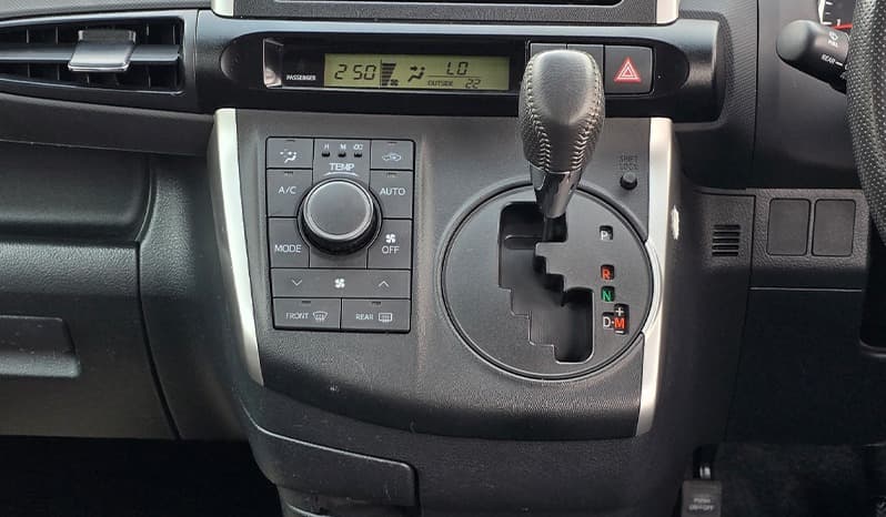 2012 Toyota Wish image-15
