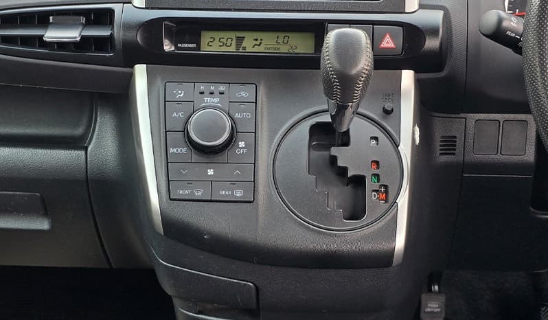 2012 Toyota Wish image-21