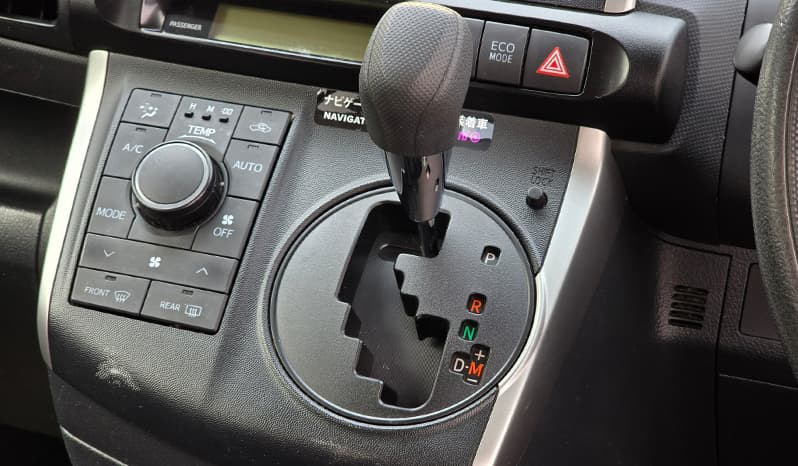 2012 Toyota Wish image-11