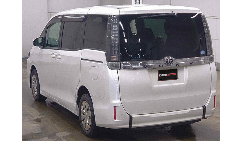 2015 Toyota Voxy image-3