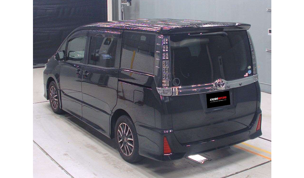 2016 Toyota Voxy image-4