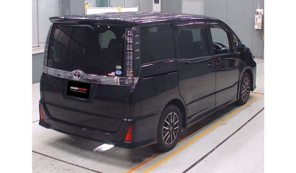 2016 Toyota Voxy image-5