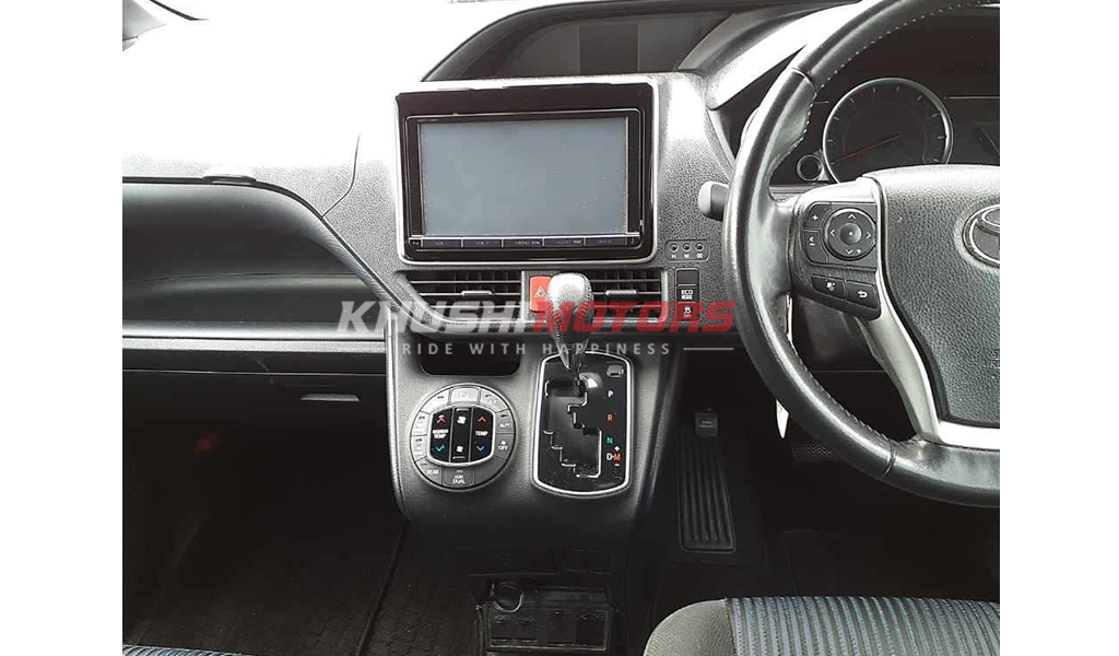 2016 Toyota Voxy image-10