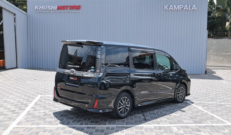 2016 Toyota Voxy image-16