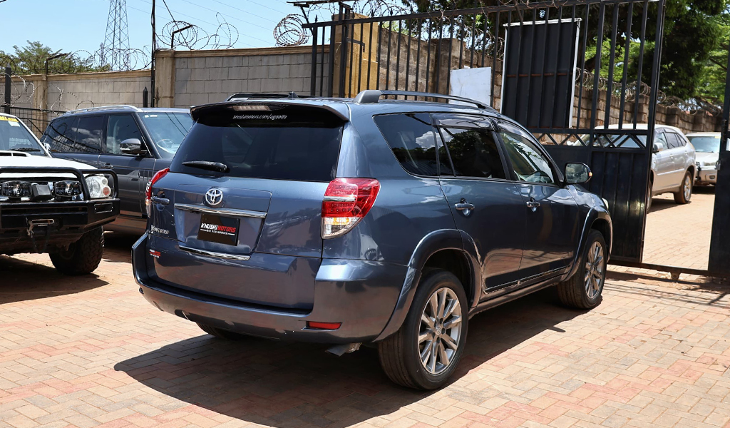 2012 Toyota Vanguard image-16
