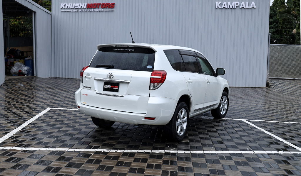 2012 Toyota Vanguard 240S image-12