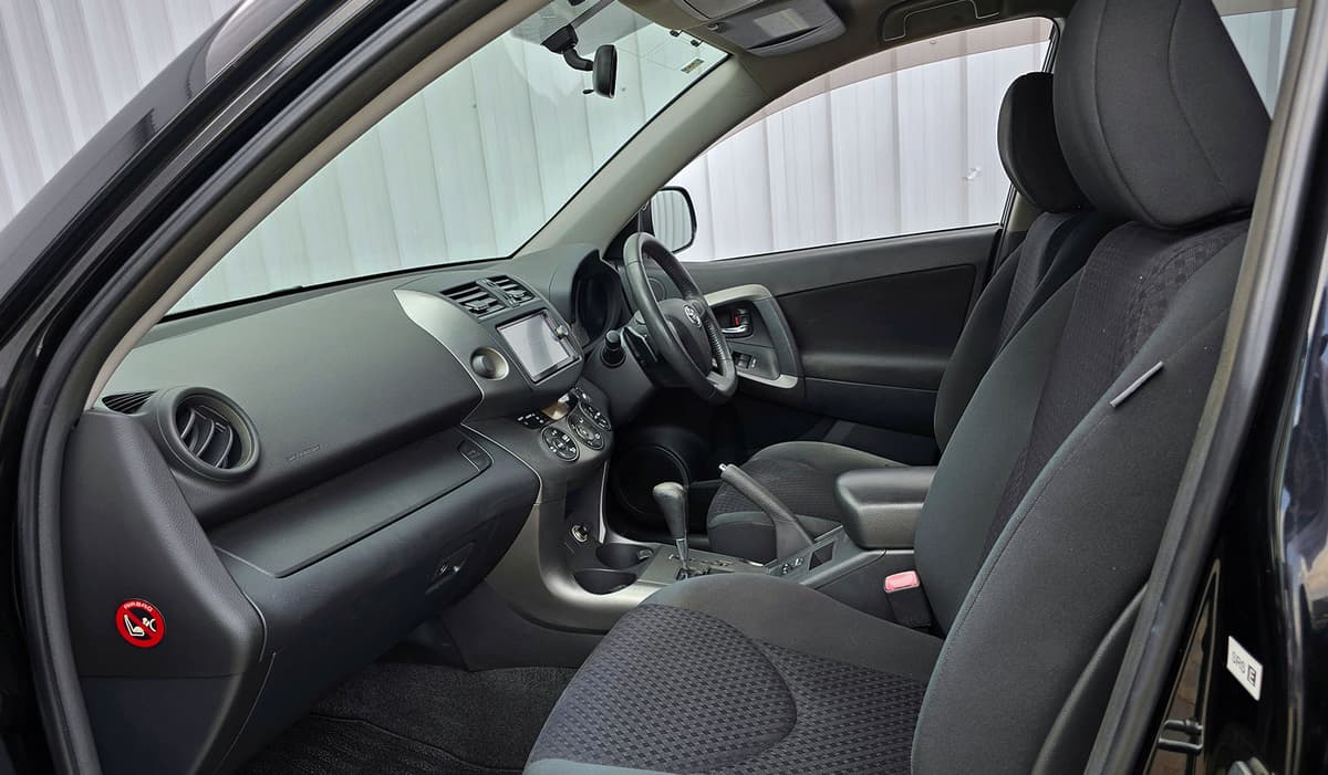 2012 Toyota Vanguard 240S S package image-11