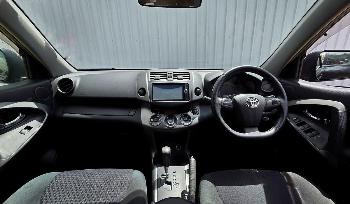 2012 Toyota Vanguard 240S S package image-12