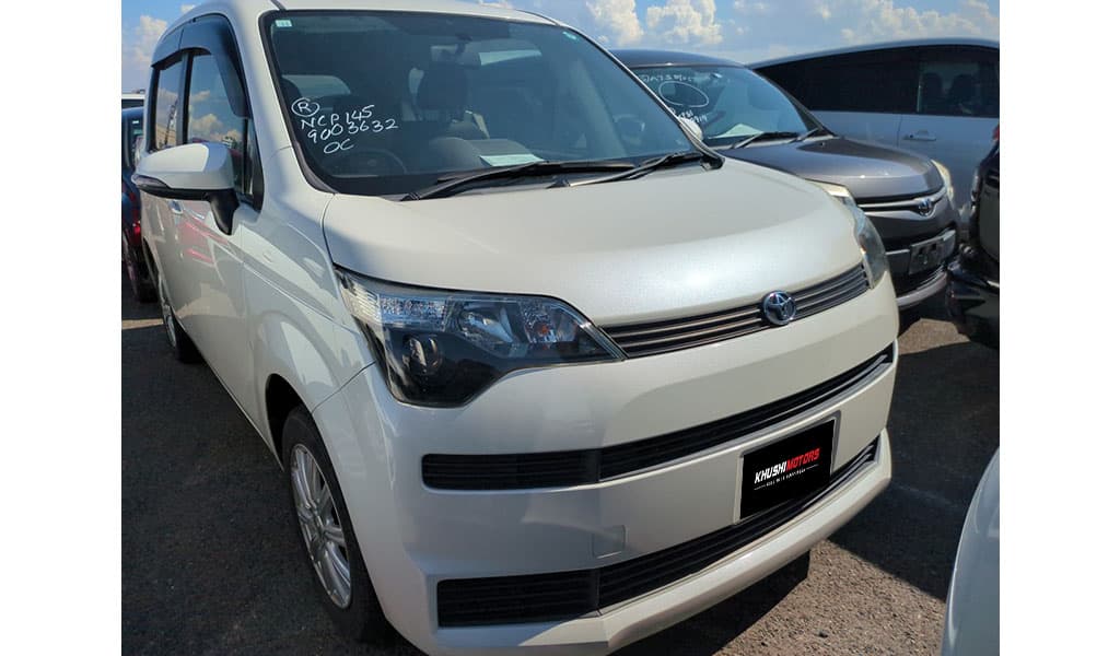 2012 Toyota Spade F image-7