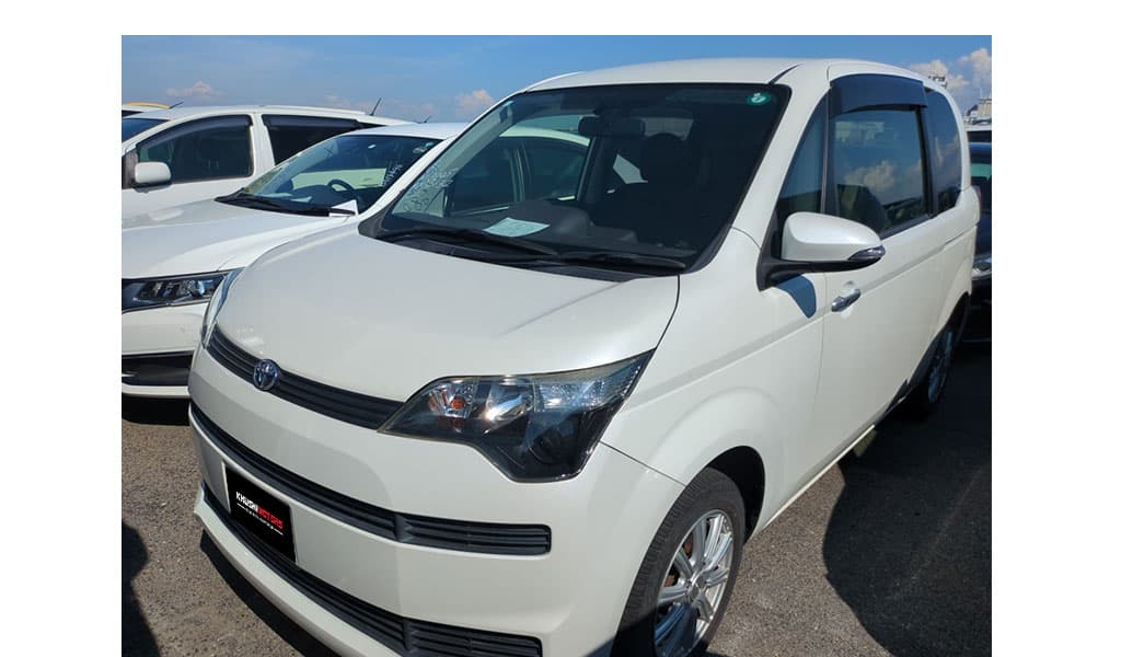 2012 Toyota Spade F image-8
