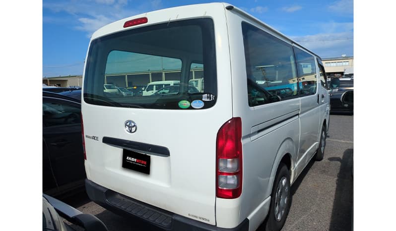 2012 Toyota Regius Van image-4