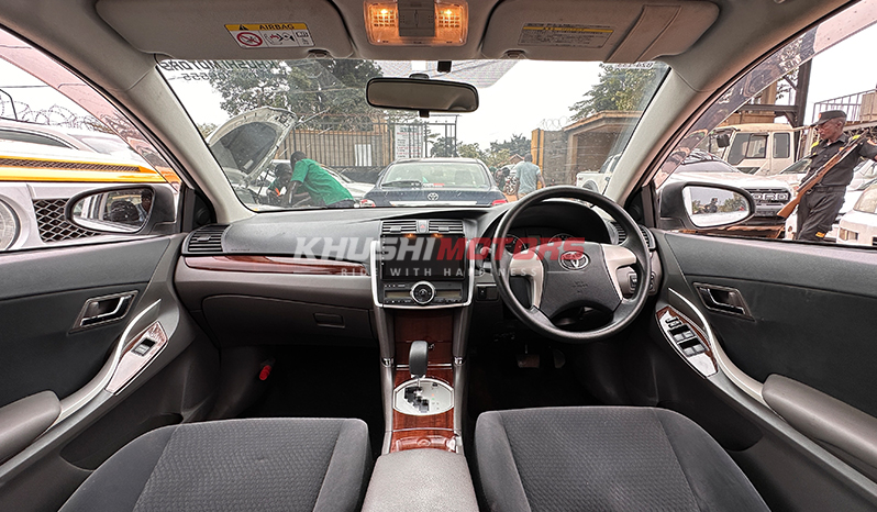 2015 Toyota Premio image-15