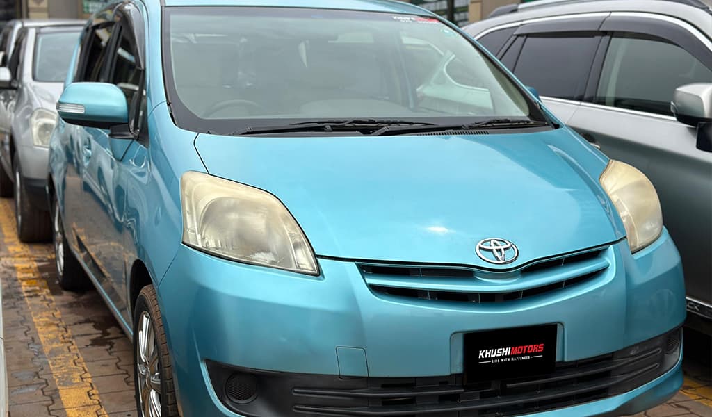 2010 Toyota Passo Sette image-2