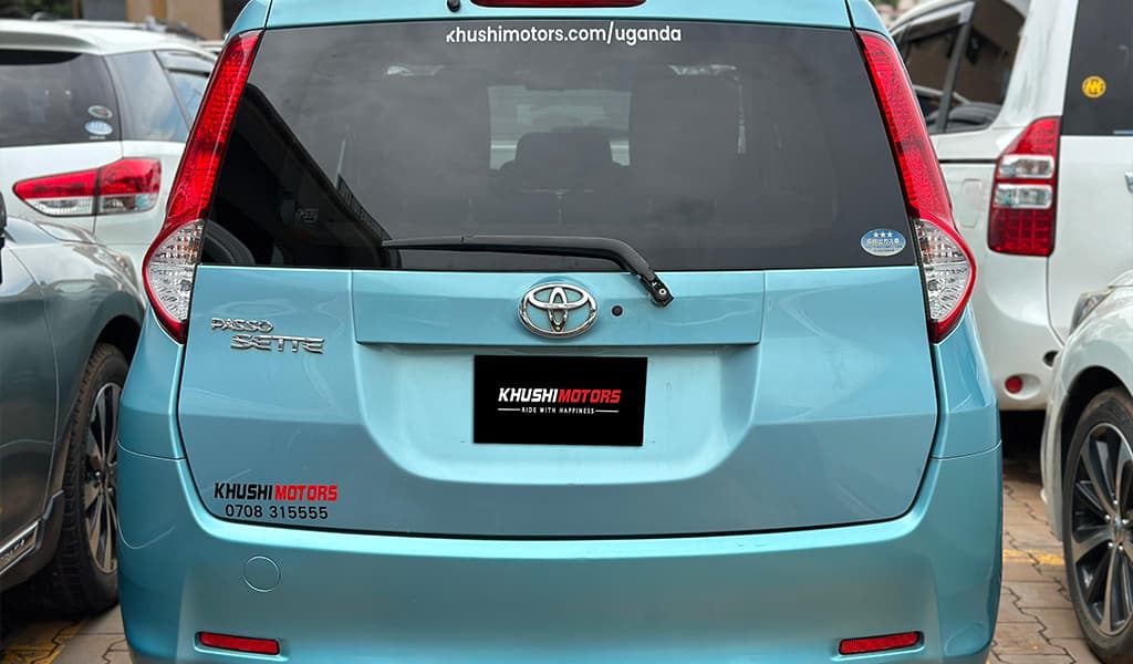 2010 Toyota Passo Sette image-5