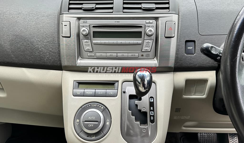2010 Toyota Passo Sette image-8
