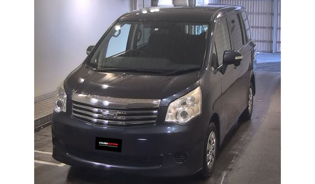 2012 Toyota Noah image-3