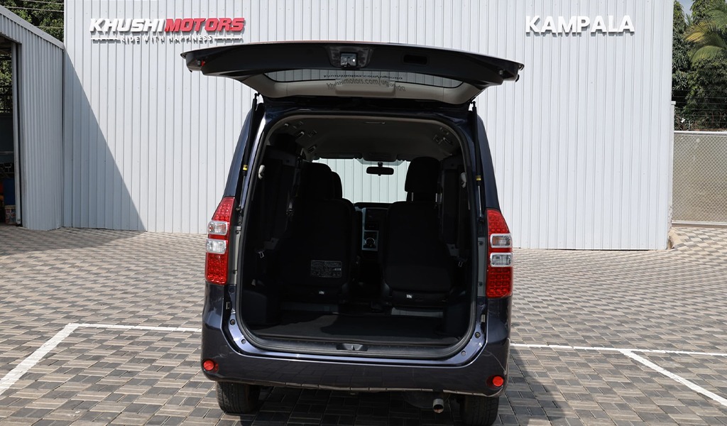 2012 Toyota Noah image-30