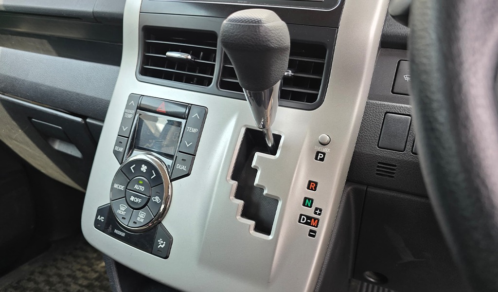 2012 Toyota Noah image-31