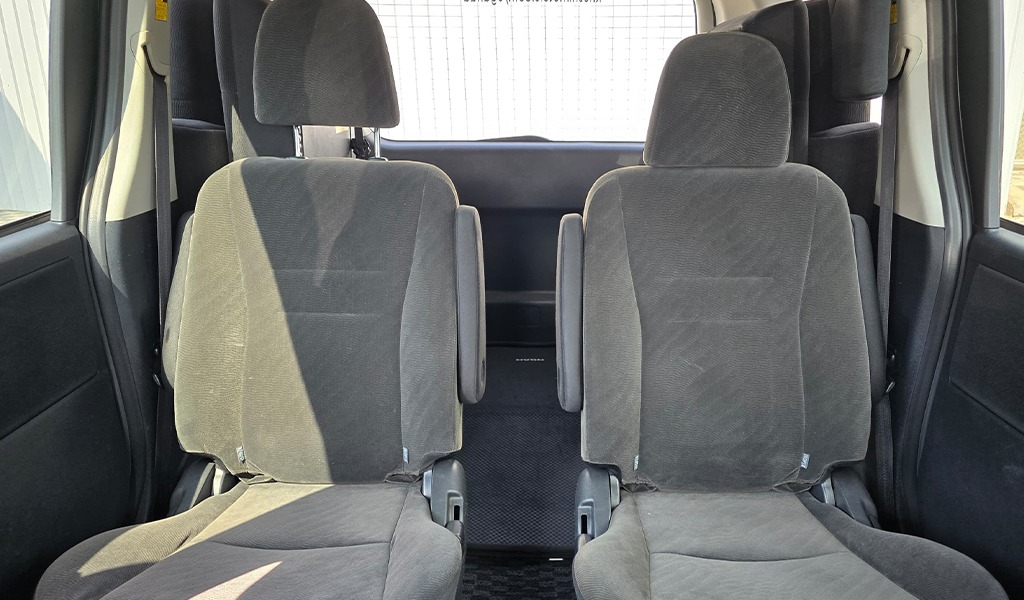 2012 Toyota Noah image-34