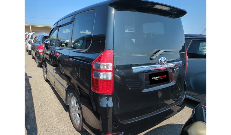 2010 Toyota Noah image-4