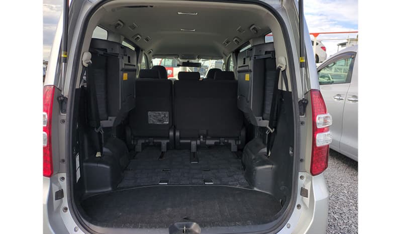 2010 Toyota Noah image-10