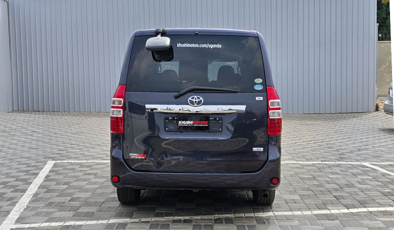 2010 Toyota Noah image-16