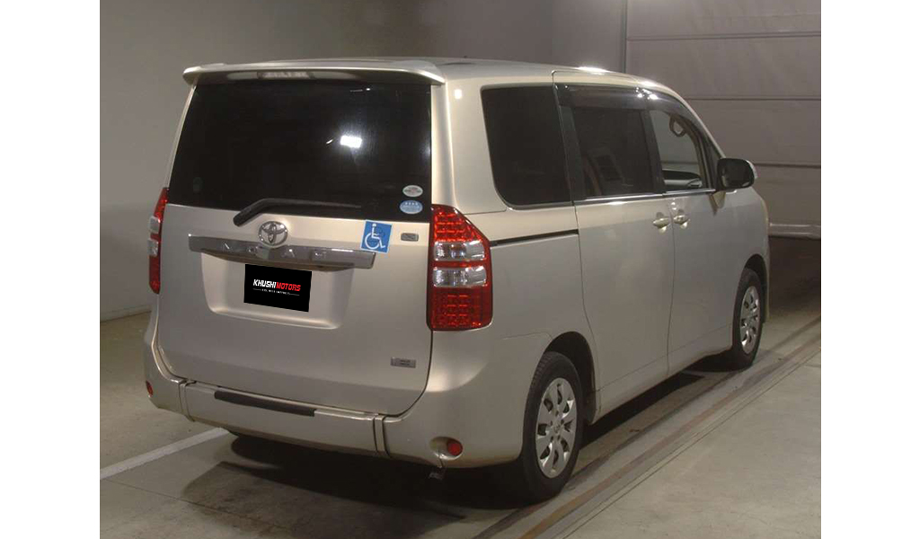 2010 Toyota Noah Wheel Chair,Welfare image-4