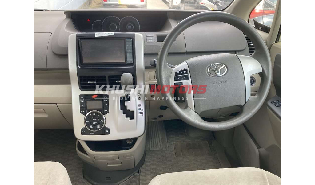 2010 Toyota Noah Wheel Chair,Welfare image-6