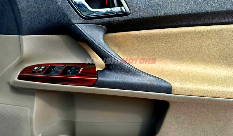 2010 Toyota Mark X image-16