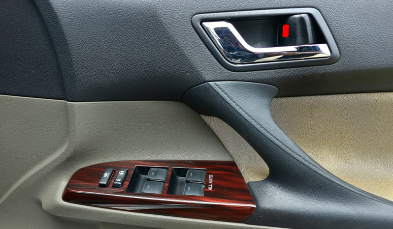 2010 Toyota Mark X image-24