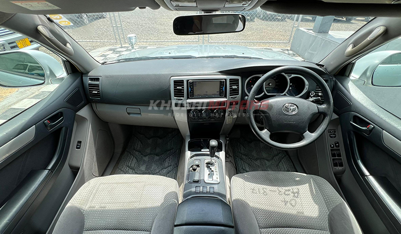 2004 Toyota Hilux Surf image-11