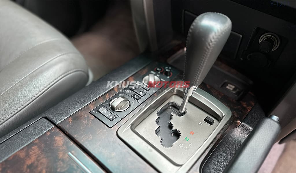 2009 Toyota Land Cruiser 200 image-8