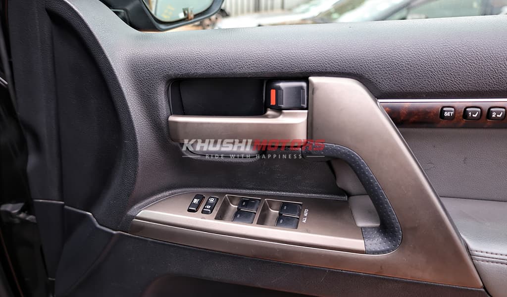 2009 Toyota Land Cruiser 200 image-18