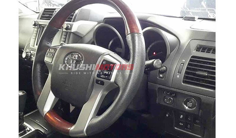 2017 Toyota Land Cruiser Prado image-4