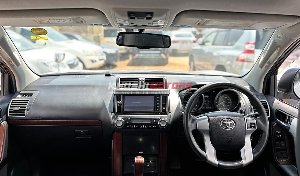 2017 Toyota Land Cruiser Prado image-15