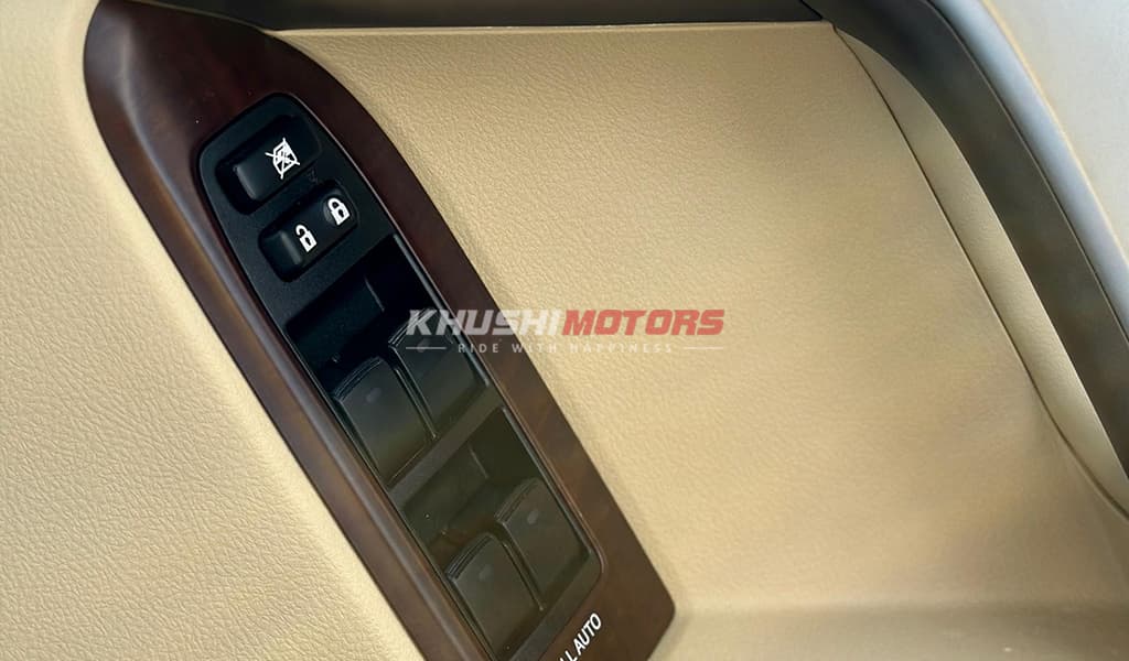 2015 Toyota Land Cruiser Prado image-8