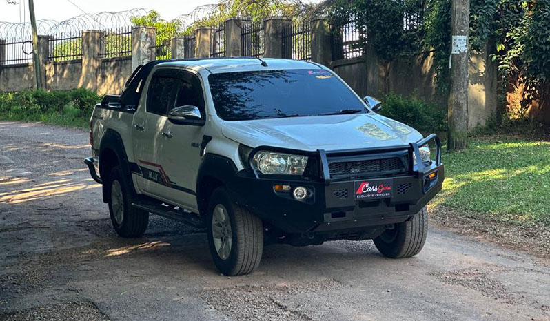2017 Toyota Hilux image-4