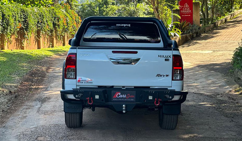 2017 Toyota Hilux image-5