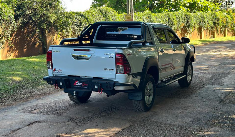 2017 Toyota Hilux image-6