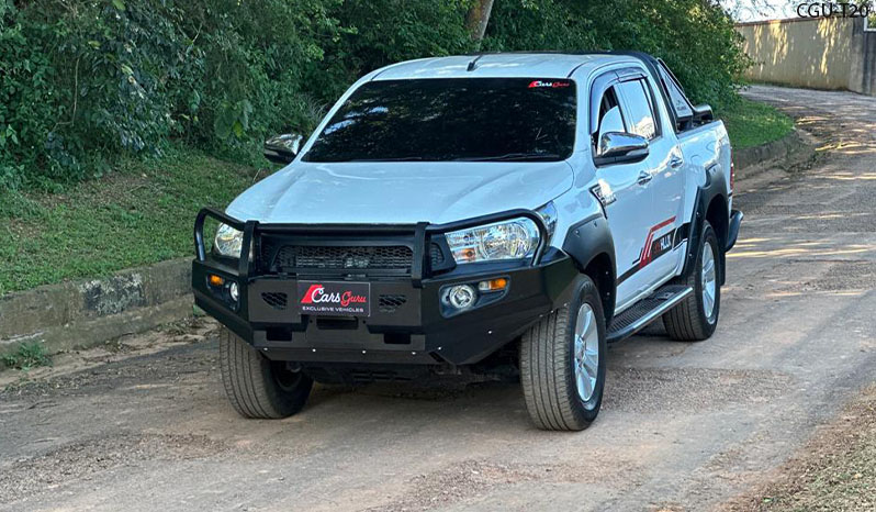 2017 Toyota Hilux image-7
