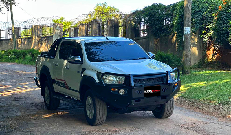 2017 Toyota Hilux image-14