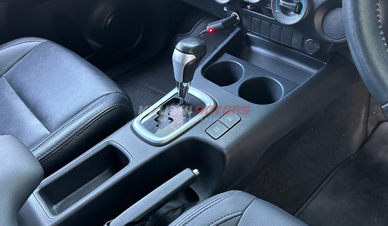 2017 Toyota Hilux image-17