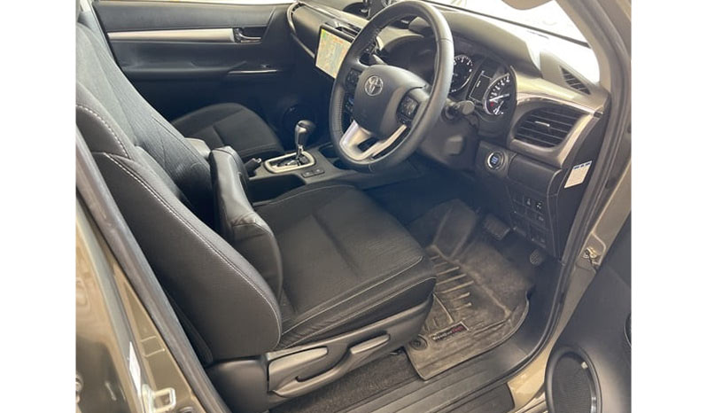 2021 Toyota Hilux image-2