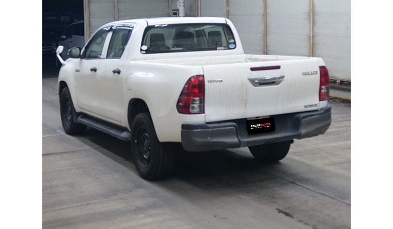 2017 Toyota Hilux X image-3
