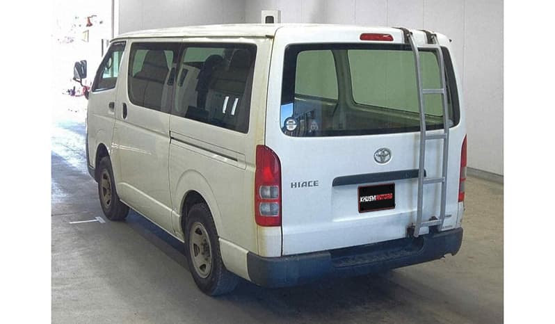 2015 Toyota Hiace image-2