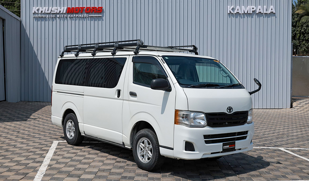 2012 Toyota Hiace image-1