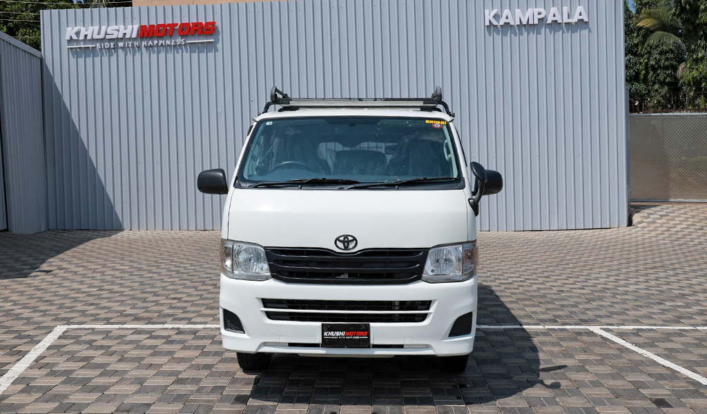 2012 Toyota Hiace image-8